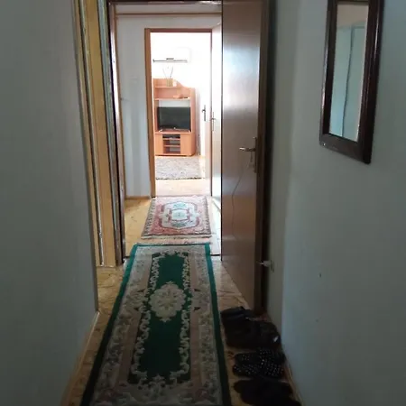 Almir Apartman *