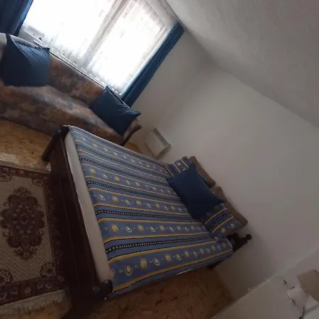Apartment Almir Apartman