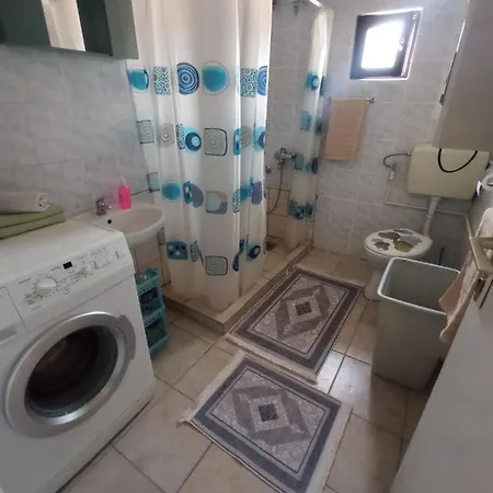 Almir Apartman *
