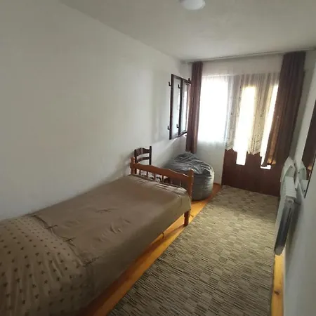 Almir Apartman Apartment *
