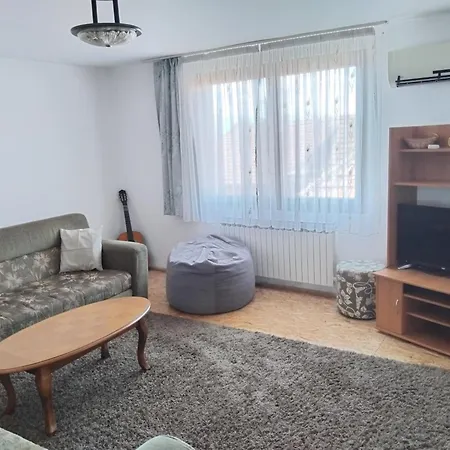 Apartment Almir *